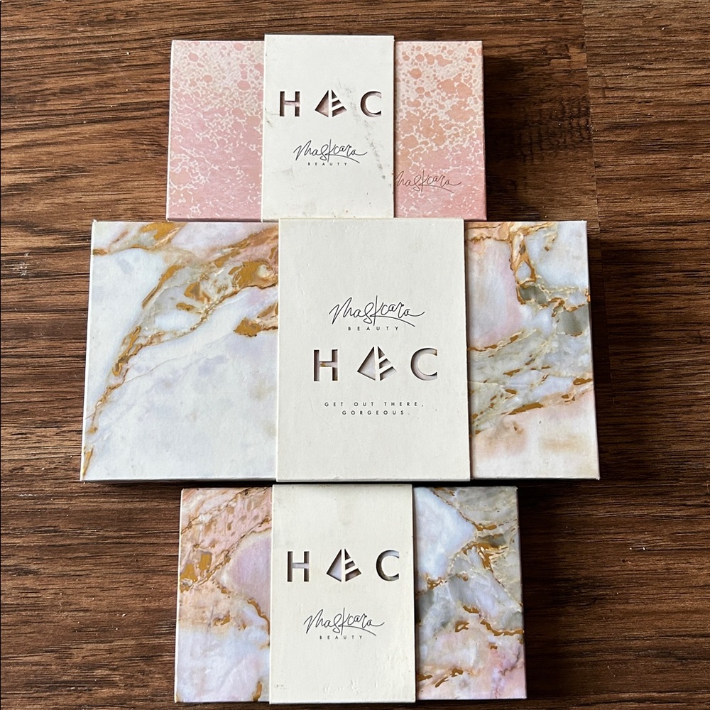 Brand New Maskcara (SEINT) Palettes LOT‎ OF 3-
Two different sizes EMPTY - Picture 5 of 6